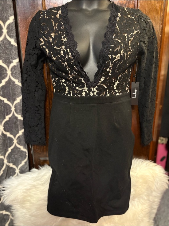 Lulus Dresses & Skirts - Lulu's Black Lace Plunge Sheath Dress